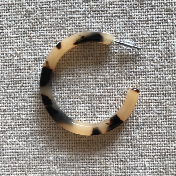 Tortoise Hoop Earrings - Picture 2 of 8